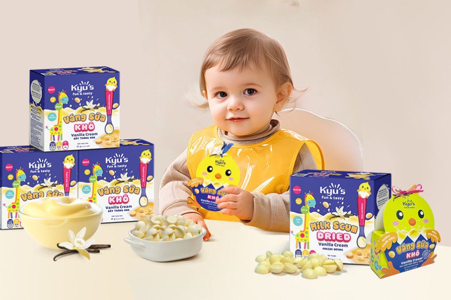 Bé ăn dặm váng sữa khô Kyu's